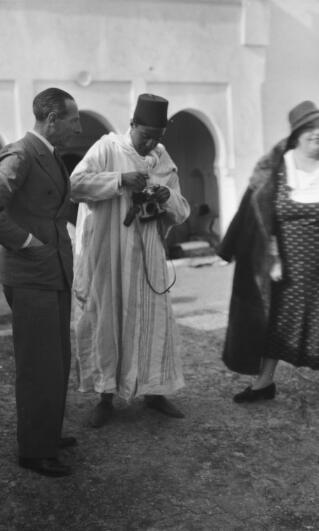 Brahim El Glaoui gyda Mr a Mrs Caradoc Evans, Morocco