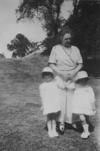 Margaret Lloyd George a dwy o'i hwyresau