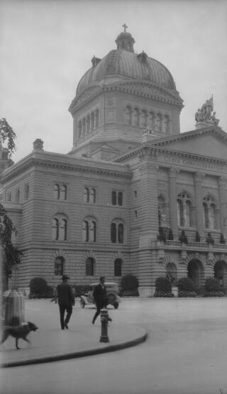 Exterior of the Federal Palace of Switzerland, Bern photographed from the Bundesplatz.
