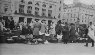 Vendors selling vegetables in the Barenplatz, Bern.