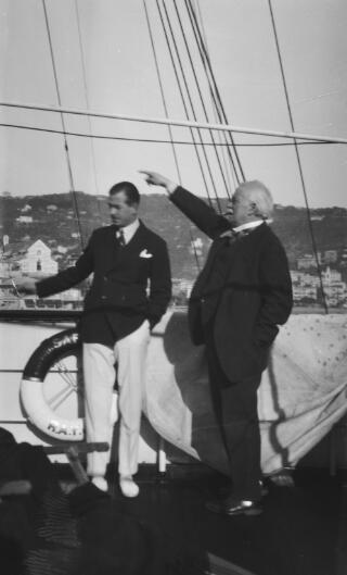 David Lloyd George a Thomas Carey Evans ar fwrdd 'Sabrina'